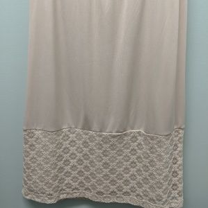 🦥 5/$20 Cream Skirt Extender